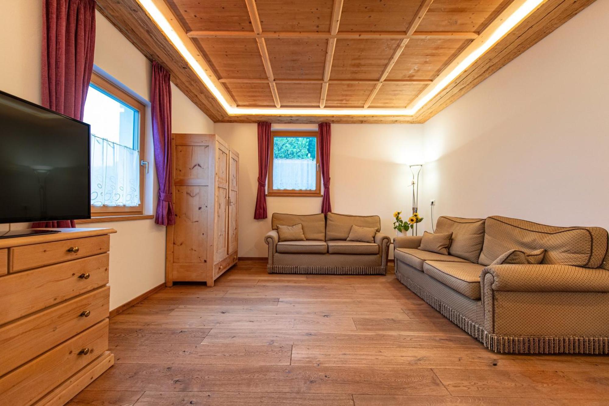 Agriturismo Apartments Tuene Ортизей Екстериор снимка
